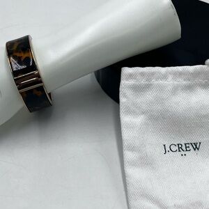 J Crew Tortoise Gold Hinge clamp bracelet Bangle Width:‎ 3/4"